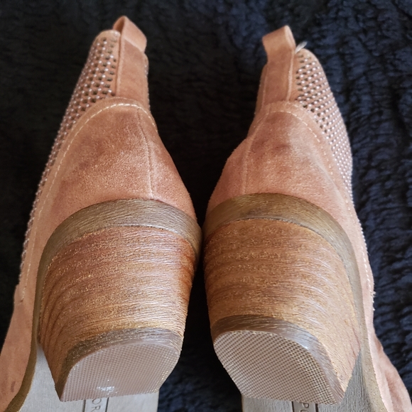 Booties - Picture 3 of 9